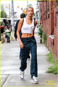 justin-bieber-hailey-baldwin-step-out-separately-in-nyc-05.jpg