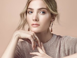 kinopoisk.ru-Skyler-Samuels-3205517.jpg