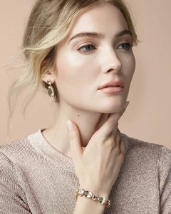 kinopoisk.ru-Skyler-Samuels-3205522.thumb.jpg.1e145c2f29107f77da0ec4668599deef.jpg