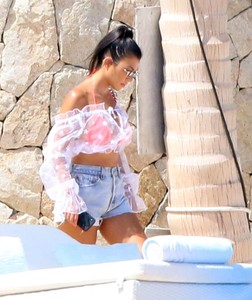 kourtney-kardashian-at-a-pool-bar-in-cabo-san-lucas-08-25-2018-6.jpg
