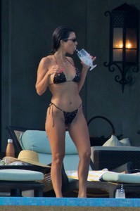 kourtney-kardashian-in-bikini-on-a-mexican-vacation-august-2018-3.jpg