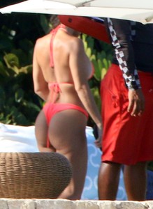 kourtney-kardashian-in-bikini-on-vacation-in-cabo-san-lucas-08-25-2018-7.jpg