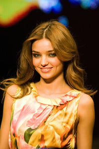 miranda_kerr_david_jones_summer_2008_collection_launch_show_03.jpg