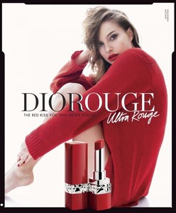 natalie-portman-dior-rouge-lipstick-campaign.thumb.jpg.1c2527f169d0e93b9e47e90a23adb313.jpg