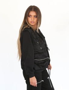 shopify_01545c109a5bbe26be514652dca5641c_storm-jacket-black_1230x1230.jpg