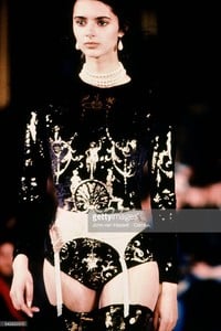 stewart-1990xfw-viviennewestwood542629570.thumb.jpg.634031469caf61988dd70a5cc7393980.jpg