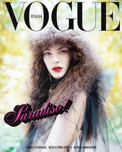 vogueitalia-1535630729334.thumb.jpg.651b19632ffdbb0e3fdae30983f7ef0b.jpg