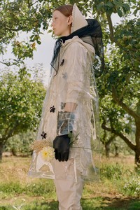 00001-Moncler-4-Simone-Rocha-Spring-2019-RTW.thumb.jpg.3b7304775f10dcc71964ac5c3dca56df.jpg