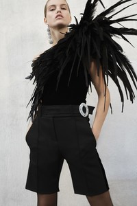 00002-alexandre-vauthier-spring-2019-ready-to-wear.thumb.jpg.86a1193e6feedf1ee642b139856fb505.jpg