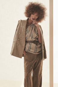 00019-brunello-cucinelli-collection-spring-2019-ready-to-wear.thumb.jpg.9d2d55ad180b588a2213255b3d1054e1.jpg