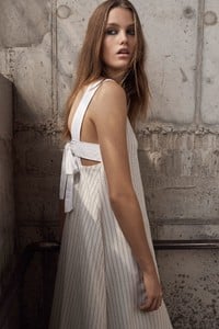 00022-jason-wu-collection-spring-2019-ready-to-wear.thumb.jpg.b3d5d3c3156f3abf992780efc0d81173.jpg