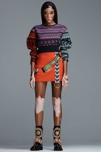 03-fausto-puglisi-fall-ready-to-wear-2018.thumb.jpg.3ba79f2816a3ca9eac8f9527e94481a9.jpg