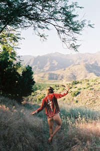 036-Eastern-Flare-Editorial-by-Ming-Nomchong-Spell-The-Gypsy-Collective.thumb.jpg.fcb6c38374da0258551f3a593716a5ee.jpg