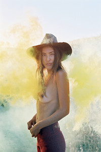 043-Eastern-Flare-Editorial-by-Ming-Nomchong-Spell-The-Gypsy-Collective.thumb.jpg.31ac40f97f999a3057cb85237a76c2f1.jpg