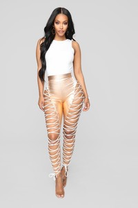 07-03-18_Studio_2_14-48-21_HDP21955_RoseGold0630_AJ.jpg