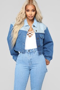 07-25-18_Studio_2_10-57-37_K2438_Medium0654__PLEASE_FIX_HAIR_IN_FACE_1__JD.jpg