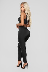 07-25-18_Studio_2_15-12-04_73248_Black0732_NT.jpg