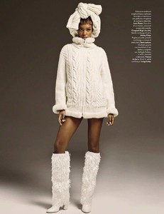 2018-09-26 Vanity Fair Italia-page-009.jpg