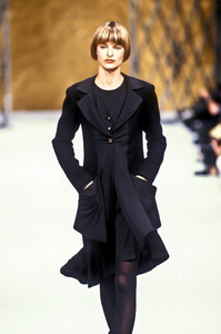 12402271_Chanel1993HauteCouture116.thumb.jpg.ec8b906d151c15e868c0ef1c964b6848.jpg