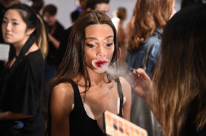 Winnie+Harlow+Cushnie+Et+Ochs+Backstage+September+9NC5ozSI9lkx.jpg