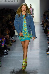 Roos Abels Jeremy Scott Spring 2019 RTW NYC 1.jpg