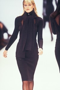 1297835851_GianfrancoFerre1995WomenRTW34.thumb.jpg.838160c8ed2362af941c749c82bcc38b.jpg
