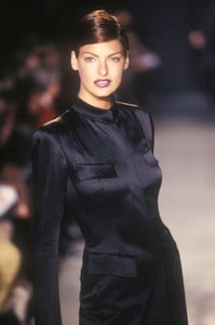 1304557722_DonnaKaran1996WomenRTW91.thumb.jpg.22d6aec3ca67efd404e47b05d30b31b8.jpg