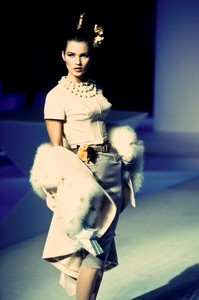 1311140781_ThierryMugler1995WomenRTW8.thumb.jpg.0099f667c1766e267e748691dfb79a5c.jpg