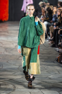 Loewe+Spring+2019+6L0ihUM5OLOx.jpg