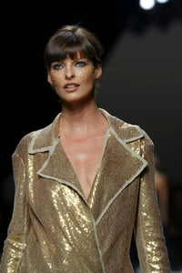 135936421_Lanvin2004WomenRTW67.thumb.jpg.d13bb51a5b0220c73e3928e4e3b67c6c.jpg