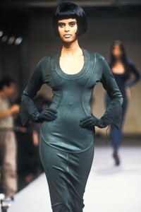 1403497555_AzzedineAlaia1990WomenRTW72.thumb.jpg.ea84c27f00163fb75ef1e941eb645e4c.jpg