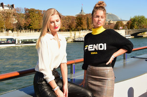 Toni+Garrn+Le+Defile+L+Oreal+Paris+Front+Row+BDEh705ic5Dx.jpg