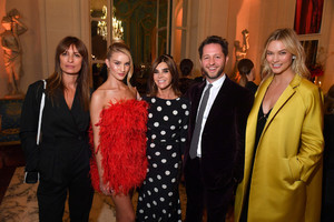 150751553_RosieHuntingtonWhiteleyYTFashionBeautyc-0ZhrtwSZhx.thumb.jpg.973eaa61c02c26ab0430331467479b4a.jpg