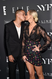 Ashlee+Simpson+E+ELLE+IMG+Celebrate+Kick+Off+1m9NxZszf_-x.jpg