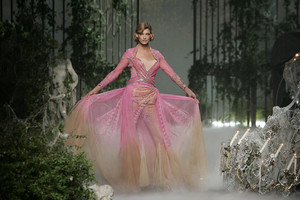 154141736_ChristianDior2005HauteCouture38.thumb.jpg.bee7c9e6091d93136fe9d9a75ad6b18f.jpg