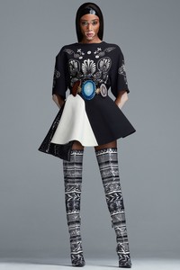 16-fausto-puglisi-fall-ready-to-wear-2018.thumb.jpg.f47b95bc0c2969d49ddb7f434d4f56c0.jpg