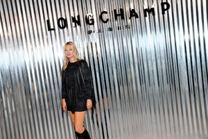 Kate+Moss+Longchamp+Spring+Summer+2019+Runway+jO7wk2RZBmOx.jpg