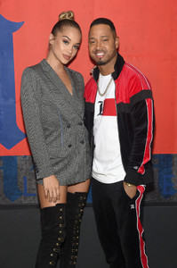 1691088337_JasmineSandersTommyXLewisLaunchPartyZM7uBOM6hVsx.thumb.jpg.2373fd97c60c00aecb1b0242b2eee663.jpg