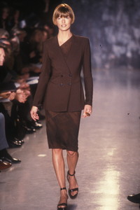 1730276866_DonnaKaran1997WomenRTW82.thumb.jpg.203f267d773bcf2e7decd751621fe352.jpg