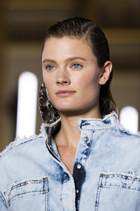Balmain+Spring+2019+Details+I5OCiY6VfPlx.jpg
