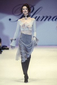 1951735795_Blumarine1993WomenRTW50.thumb.jpg.d6a28119ab33715861319ae3a6134f4f.jpg