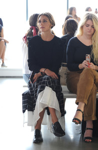 Olivia+Palermo+Self+Portrait+Spring+Summer+lcUgOOkBzkEx.jpg
