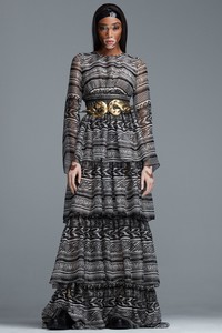 20-fausto-puglisi-fall-ready-to-wear-2018.thumb.jpg.af353fa21336394cf4215781dd2eb066.jpg