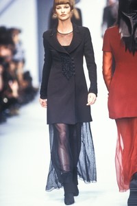 2008491010_KarlLagerfeld1993WomenRTW40.thumb.jpg.f5c57943b2bcbfd6070868e5b39fb859.jpg