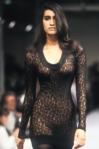 2011183031_AzzedineAlaia1990WomenRTW19.thumb.jpg.189b1c1cec2d7b94c6b96aeef0bdb6c6.jpg