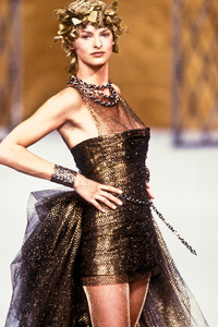 2022610557_Chanel1993HauteCouture216.thumb.jpg.174eca1d86037ae00c007fdc6be11144.jpg