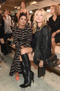 Kate+Moss+Longchamp+Backstage+September+2018+d-8C20TizApx.jpg