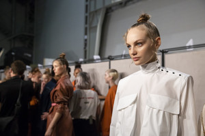 Fendi+Spring+2019+Backstage+drrLC7LP59ex.jpg