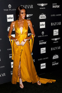 Winnie+Harlow+Harper+BAZAAR+ICONS+BCQq2cCuEMxx.jpg