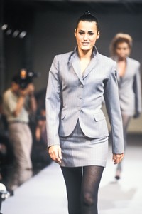 272197753_AzzedineAlaia1990WomenRTW78.thumb.jpg.01ad9b18e81feb2f0cb560b803855dd7.jpg